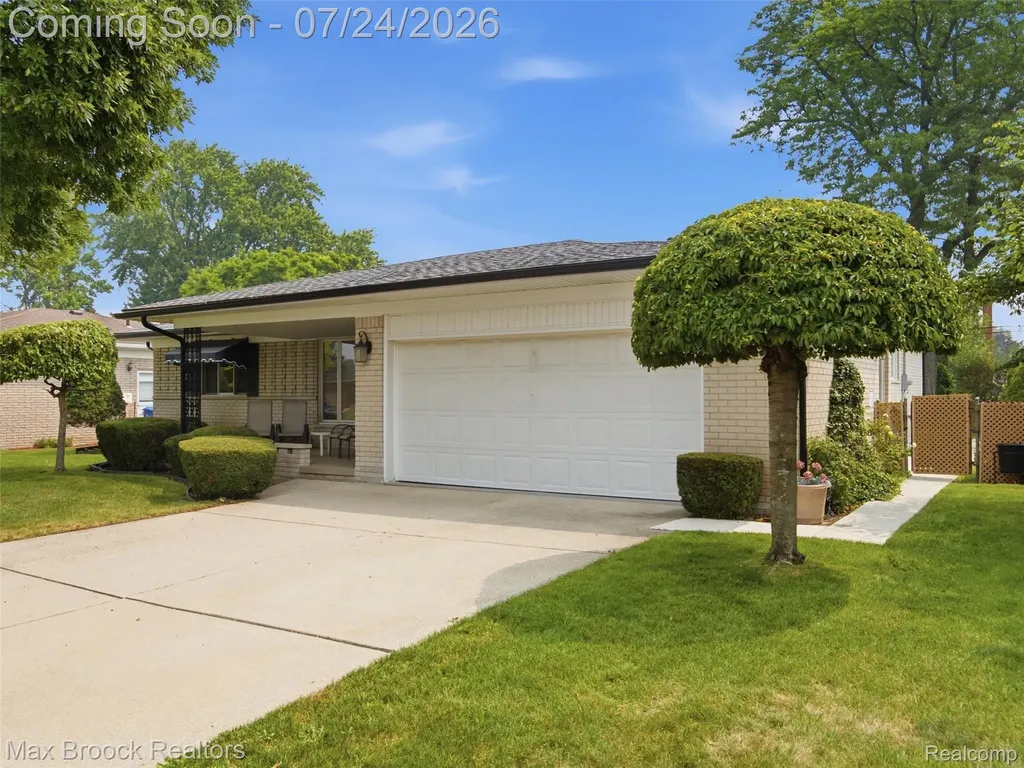 30056 Blancke Drive Warren City MI 48093