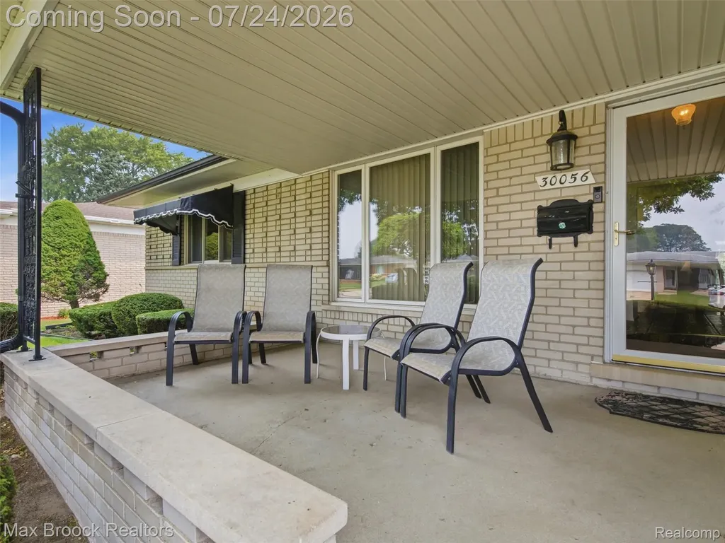 30056 Blancke Drive Warren City MI 48093