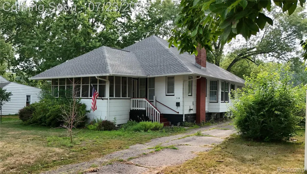 118 Commercial Street Chesaning Village MI 48616