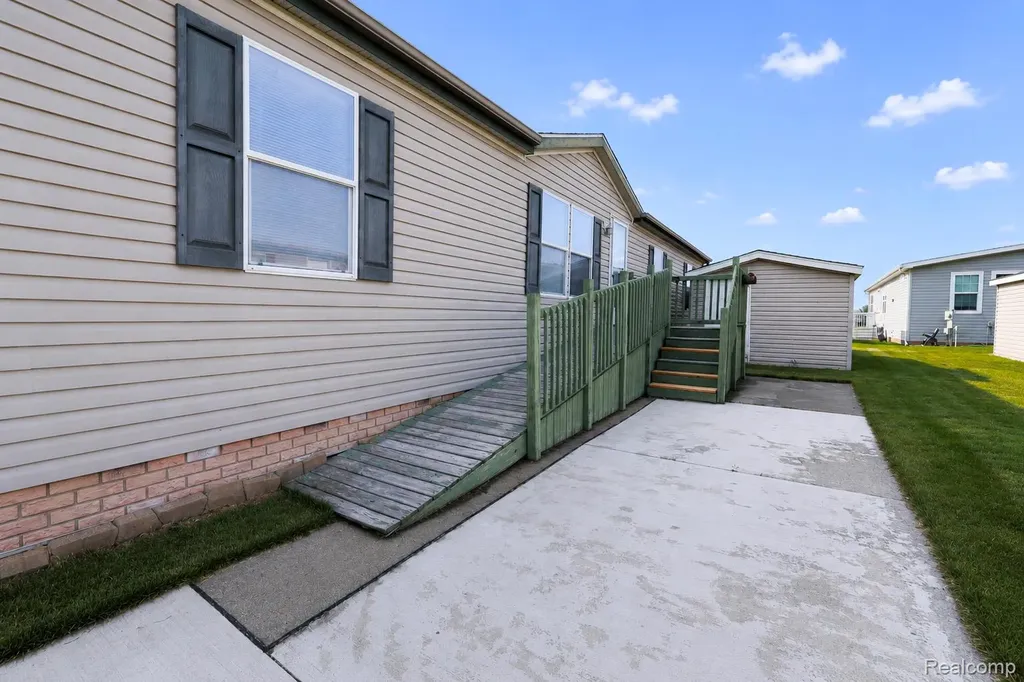 3423 Green Apple Court Ash Township MI 48117