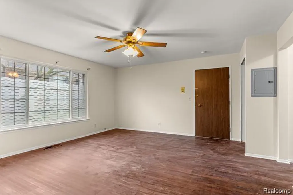 25316 Shiawassee Circle Southfield City MI 48033