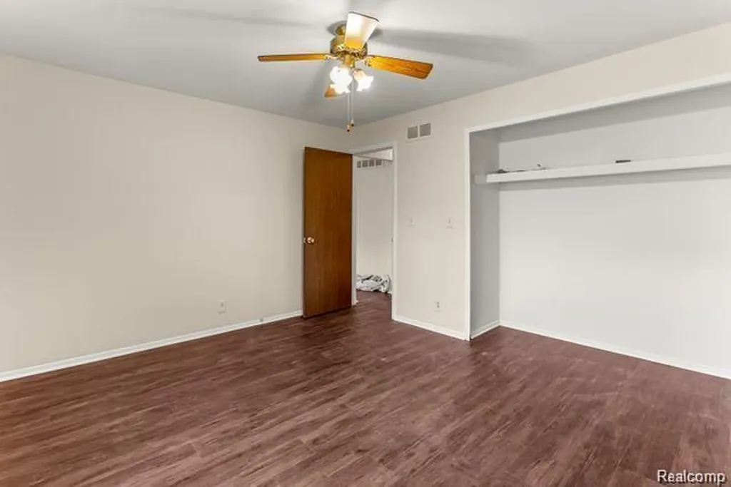 25316 Shiawassee Circle Southfield City MI 48033