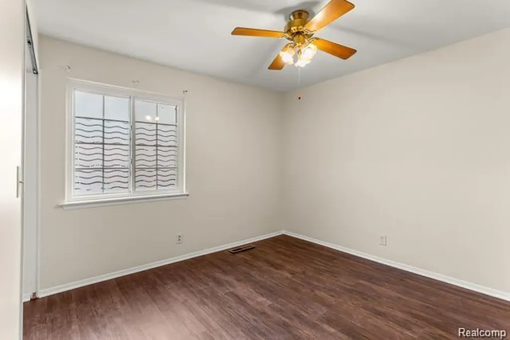 25316 Shiawassee Circle Southfield City MI 48033