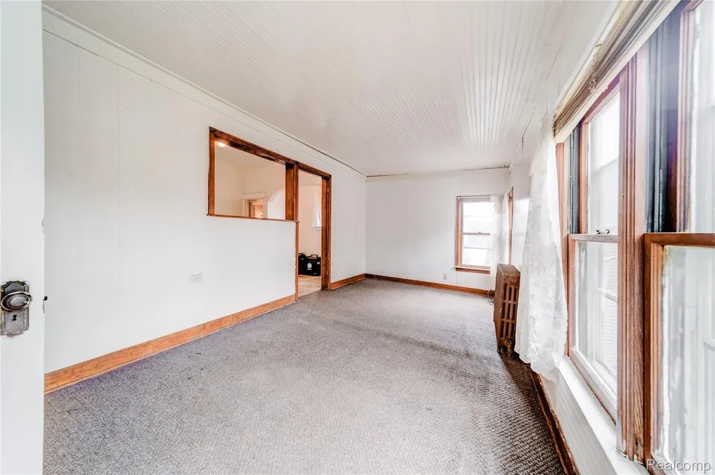 1024 8th Street Port Huron City MI 48060