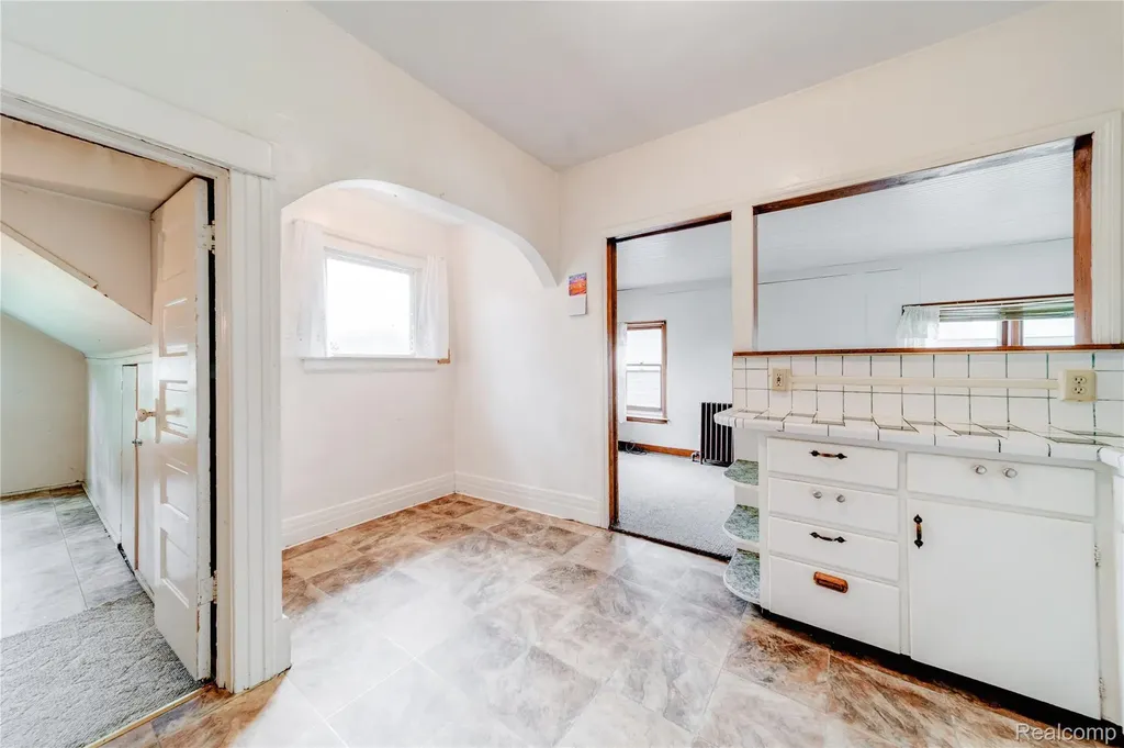 1024 8th Street Port Huron City MI 48060