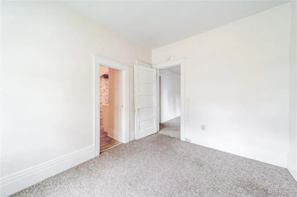 1024 8th Street Port Huron City MI 48060