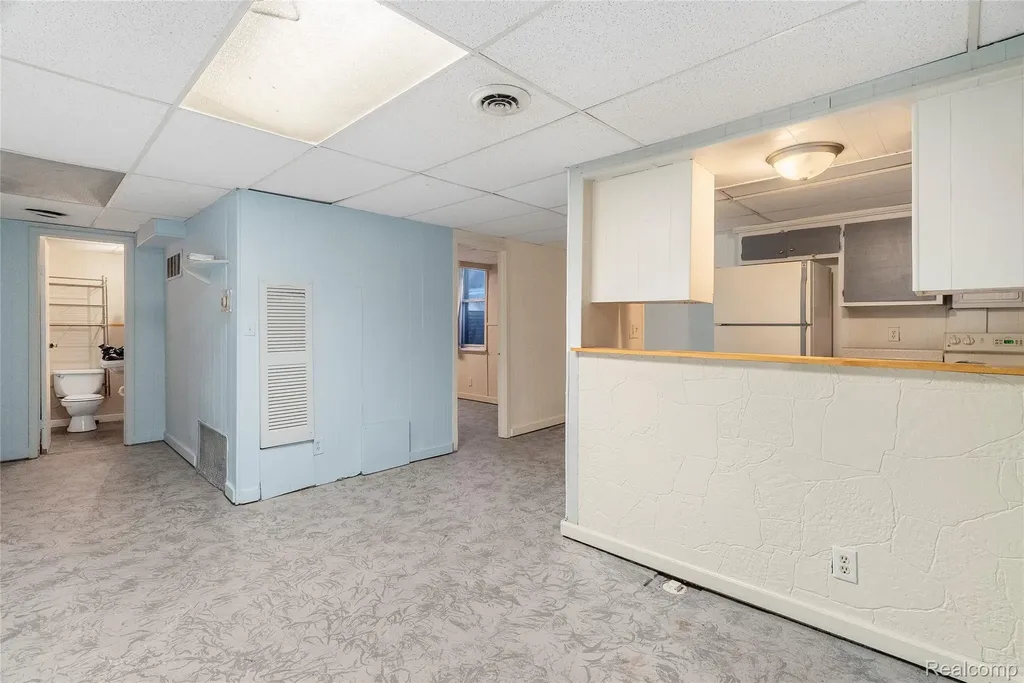 1024 8th Street Port Huron City MI 48060