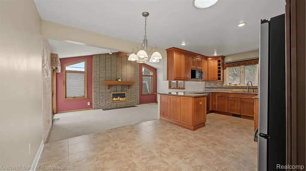 36544 Thomas Drive Sterling Heights City MI 48312
