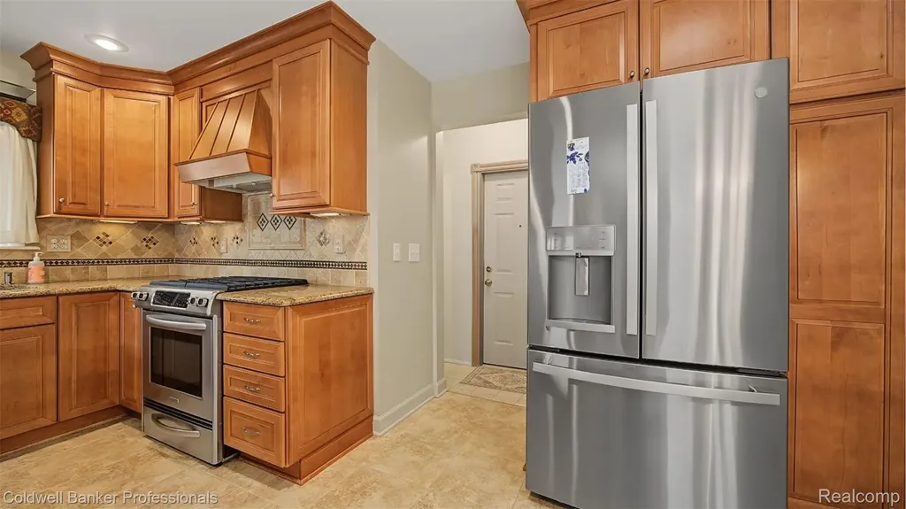 36544 Thomas Drive Sterling Heights City MI 48312