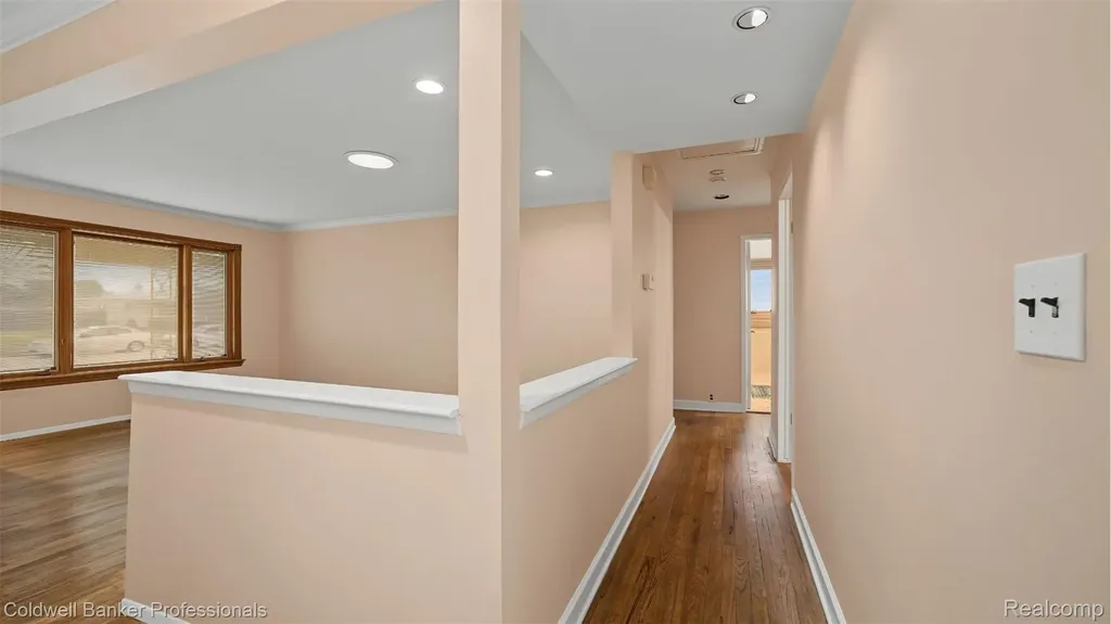 36544 Thomas Drive Sterling Heights City MI 48312