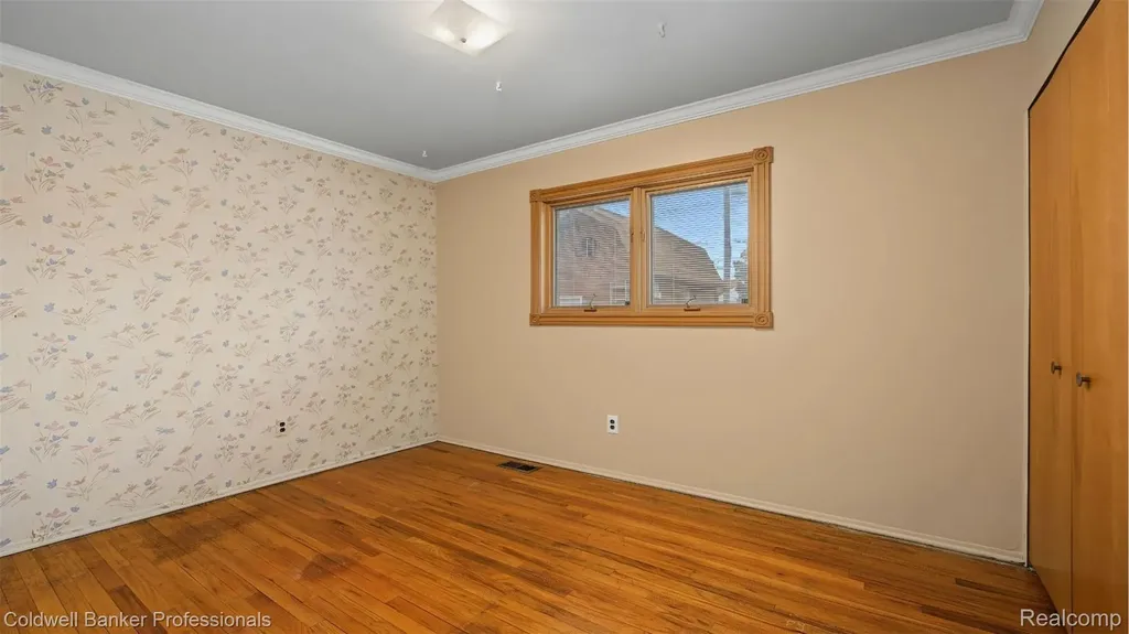 36544 Thomas Drive Sterling Heights City MI 48312