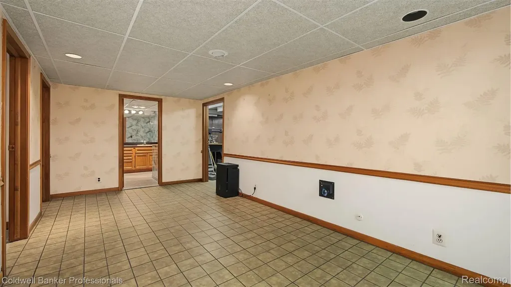 36544 Thomas Drive Sterling Heights City MI 48312