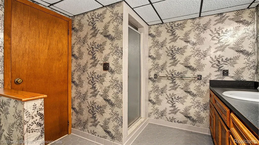 36544 Thomas Drive Sterling Heights City MI 48312