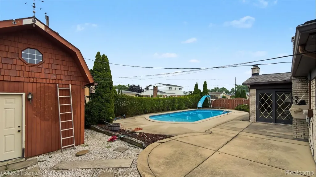 36544 Thomas Drive Sterling Heights City MI 48312