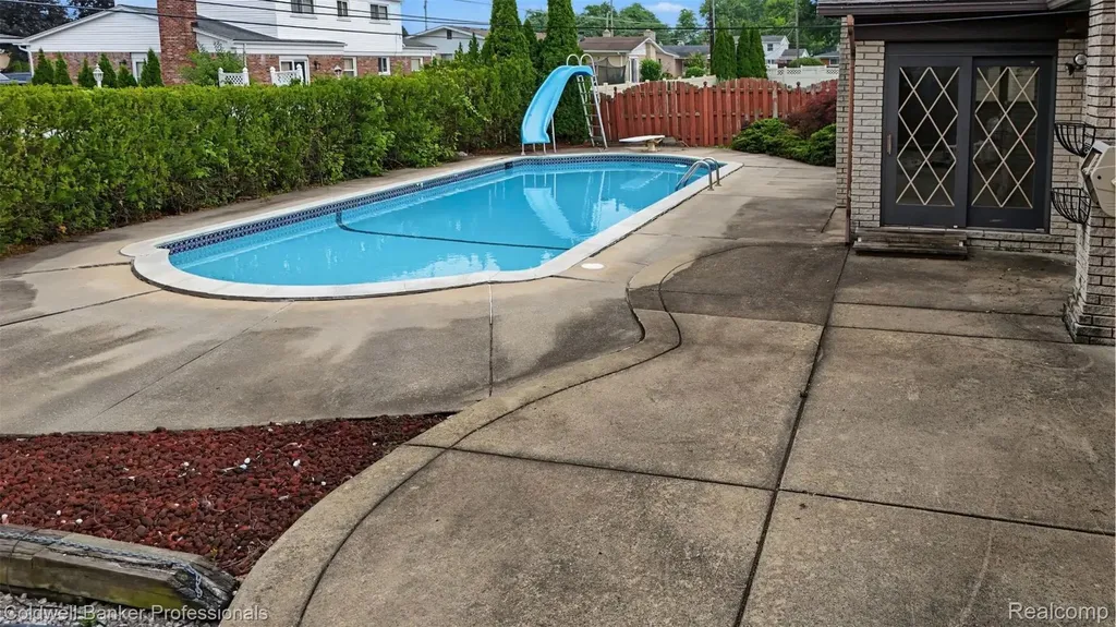36544 Thomas Drive Sterling Heights City MI 48312