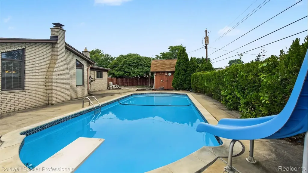 36544 Thomas Drive Sterling Heights City MI 48312