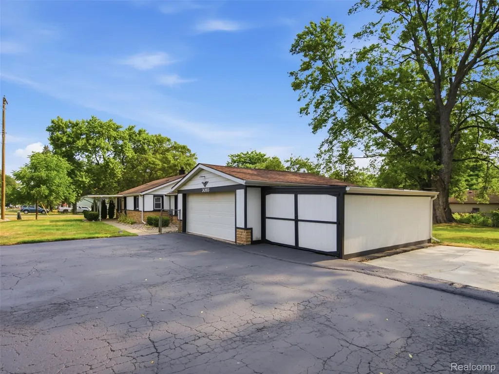 3093 Shaw Street Burton City MI 48529