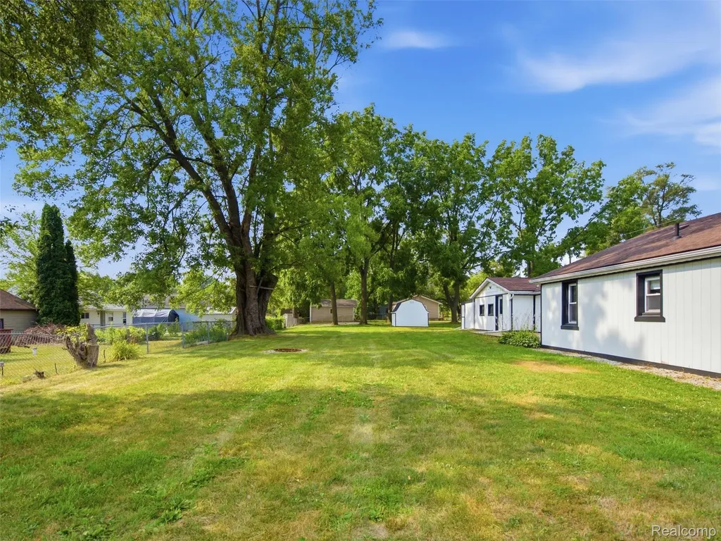 3093 Shaw Street Burton City MI 48529