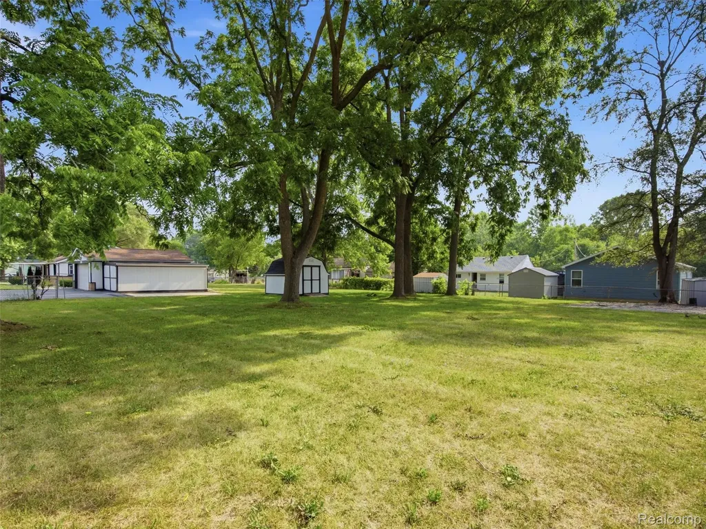 3093 Shaw Street Burton City MI 48529