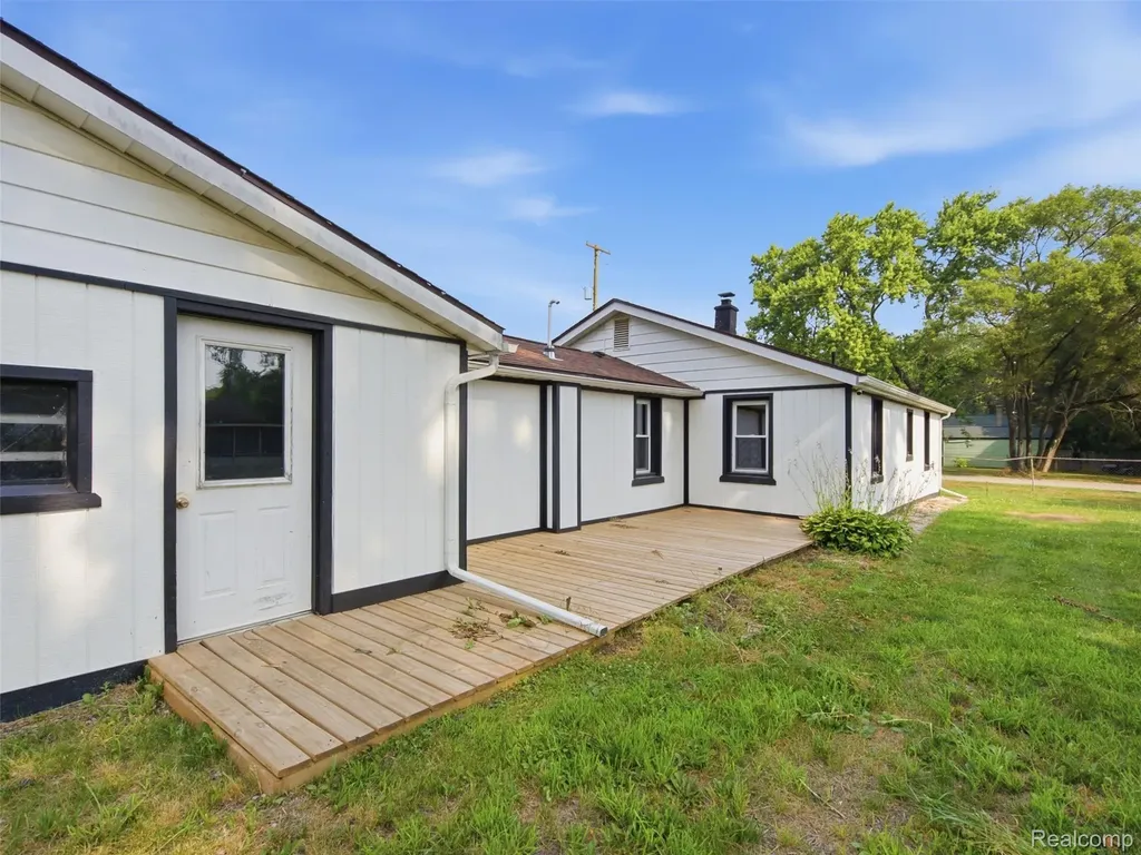 3093 Shaw Street Burton City MI 48529