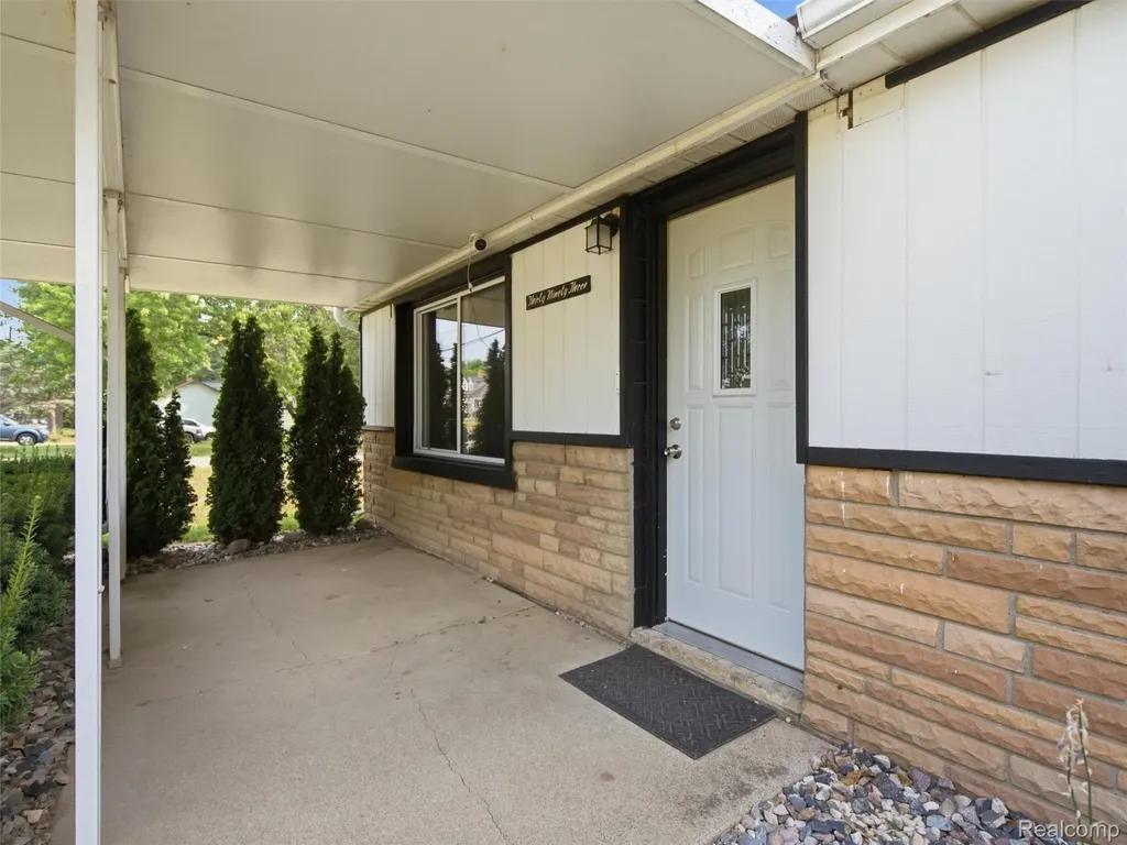 3093 Shaw Street Burton City MI 48529