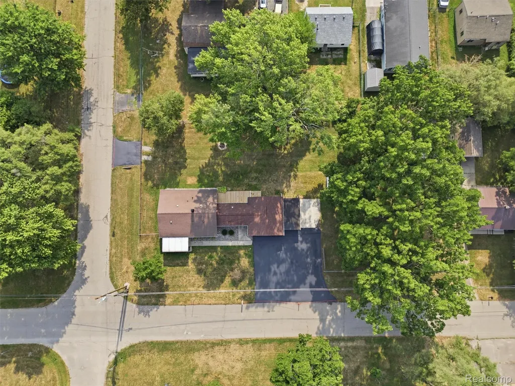 3093 Shaw Street Burton City MI 48529