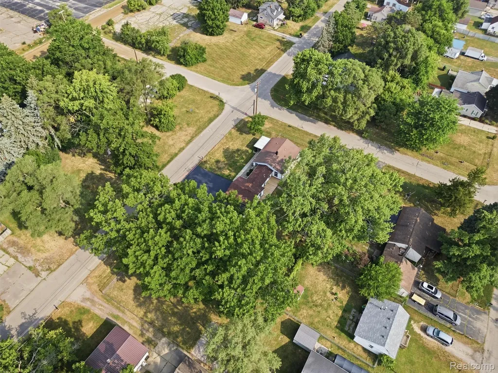 3093 Shaw Street Burton City MI 48529