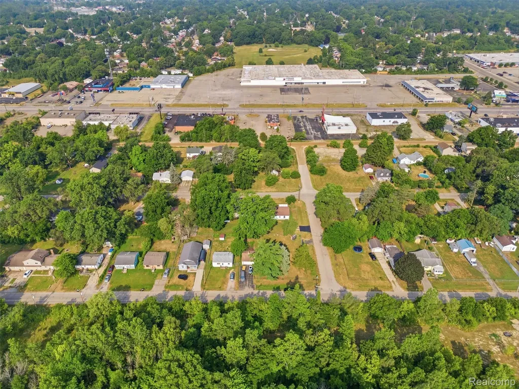 3093 Shaw Street Burton City MI 48529