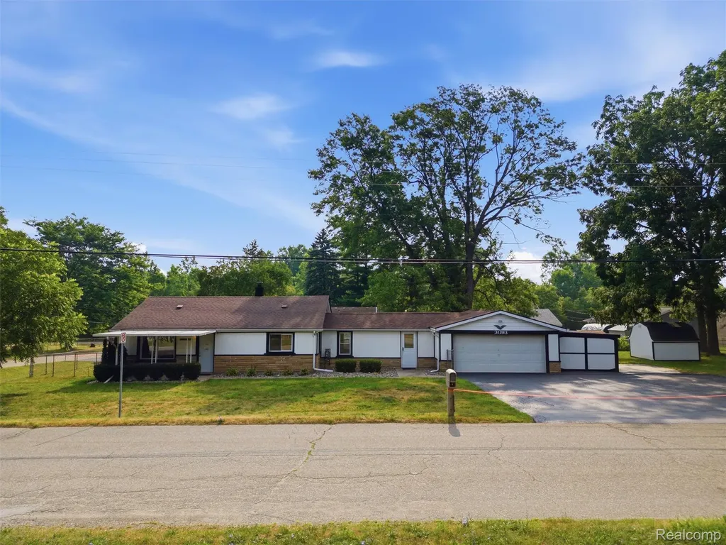 3093 Shaw Street Burton City MI 48529