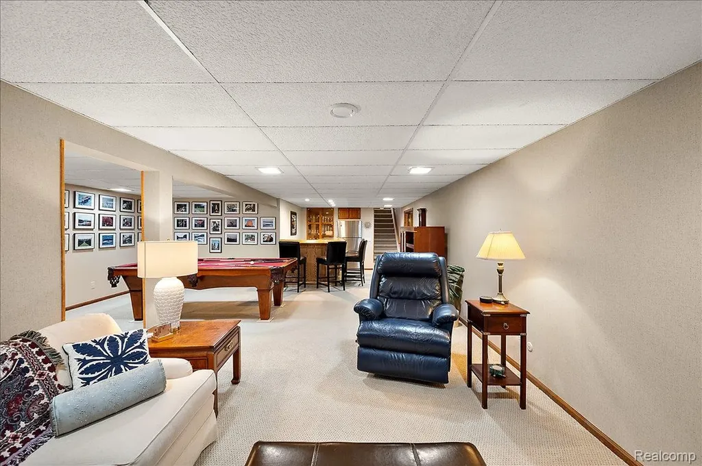 6545 Basswood Drive Troy City MI 48098