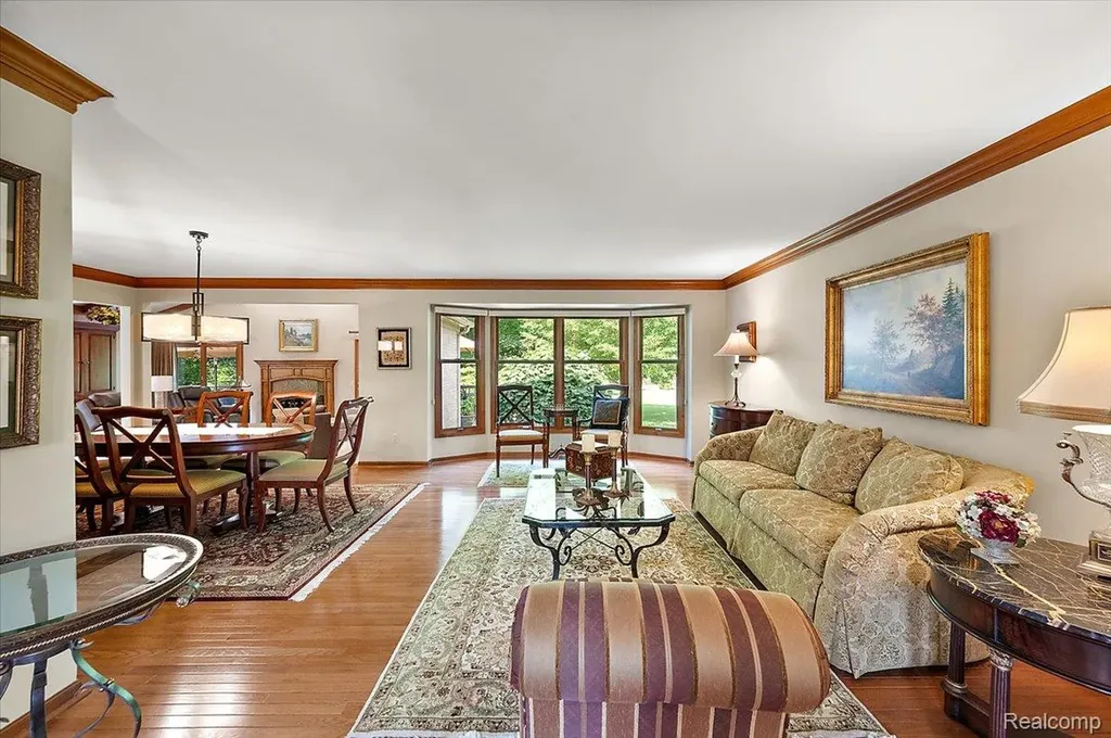6545 Basswood Drive Troy City MI 48098