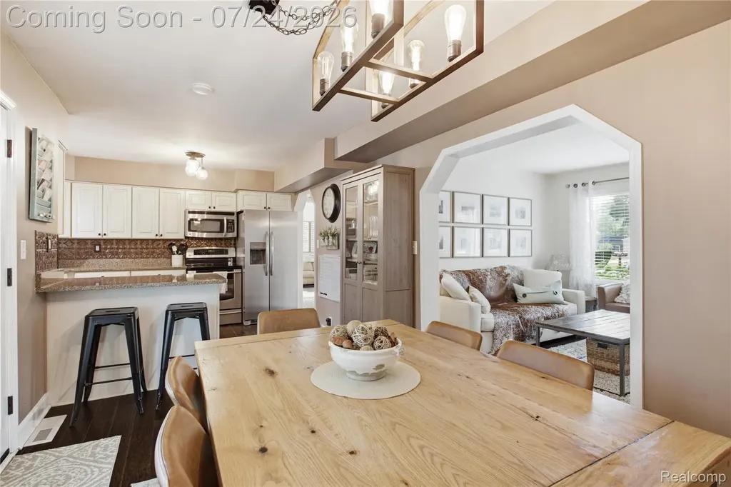 9260 Oakview Street Plymouth Charter Township MI 48170