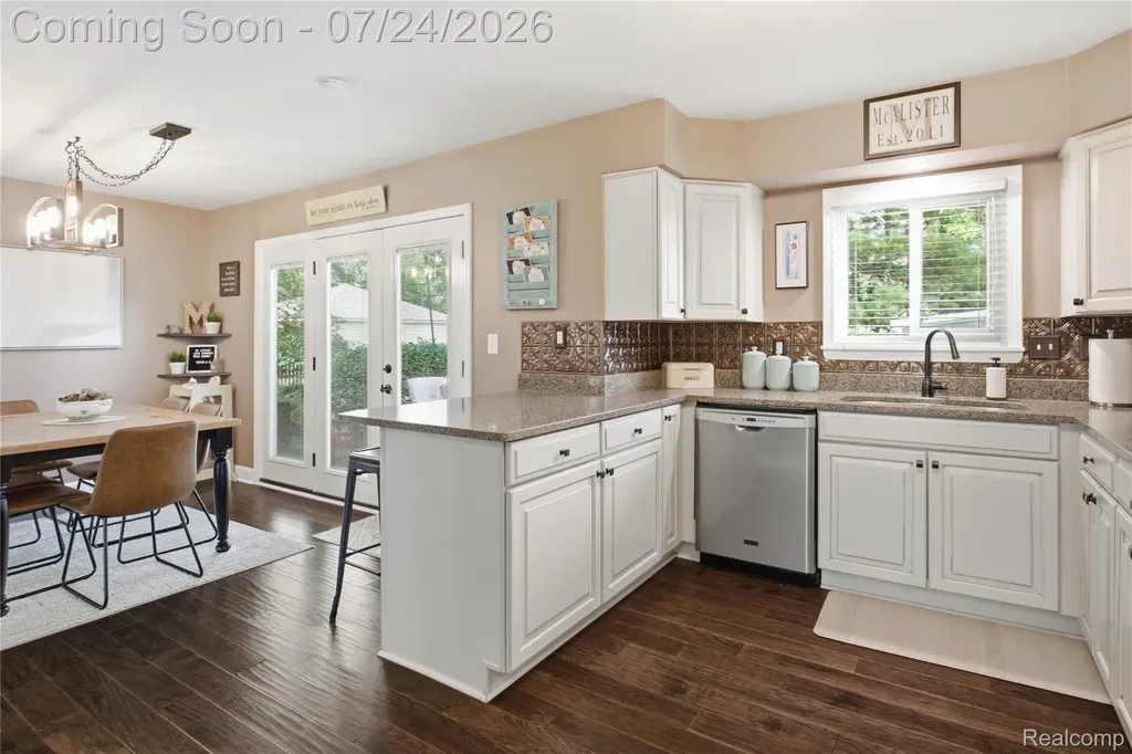 9260 Oakview Street Plymouth Charter Township MI 48170