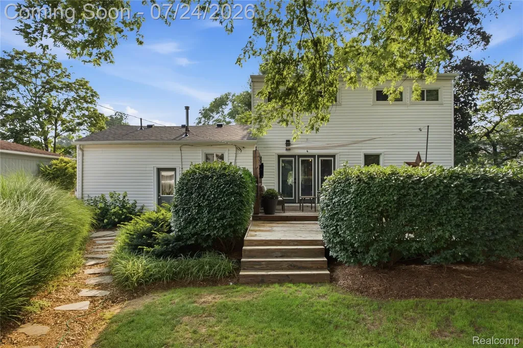 9260 Oakview Street Plymouth Charter Township MI 48170