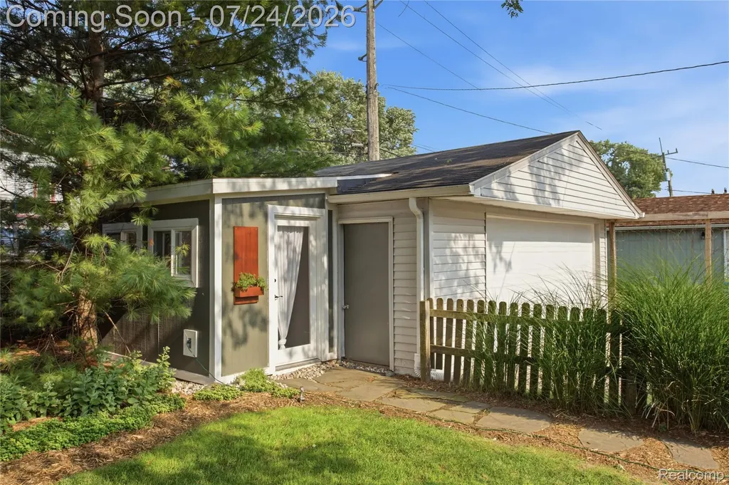 9260 Oakview Street Plymouth Charter Township MI 48170