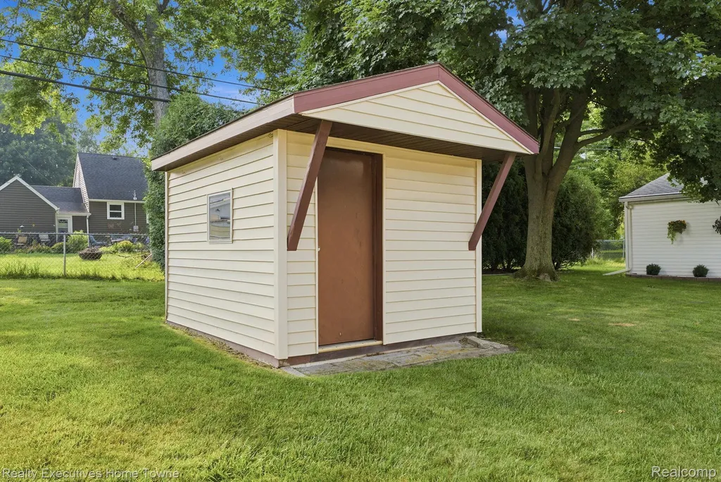 1105 S 15th Street St. Clair City MI 48079