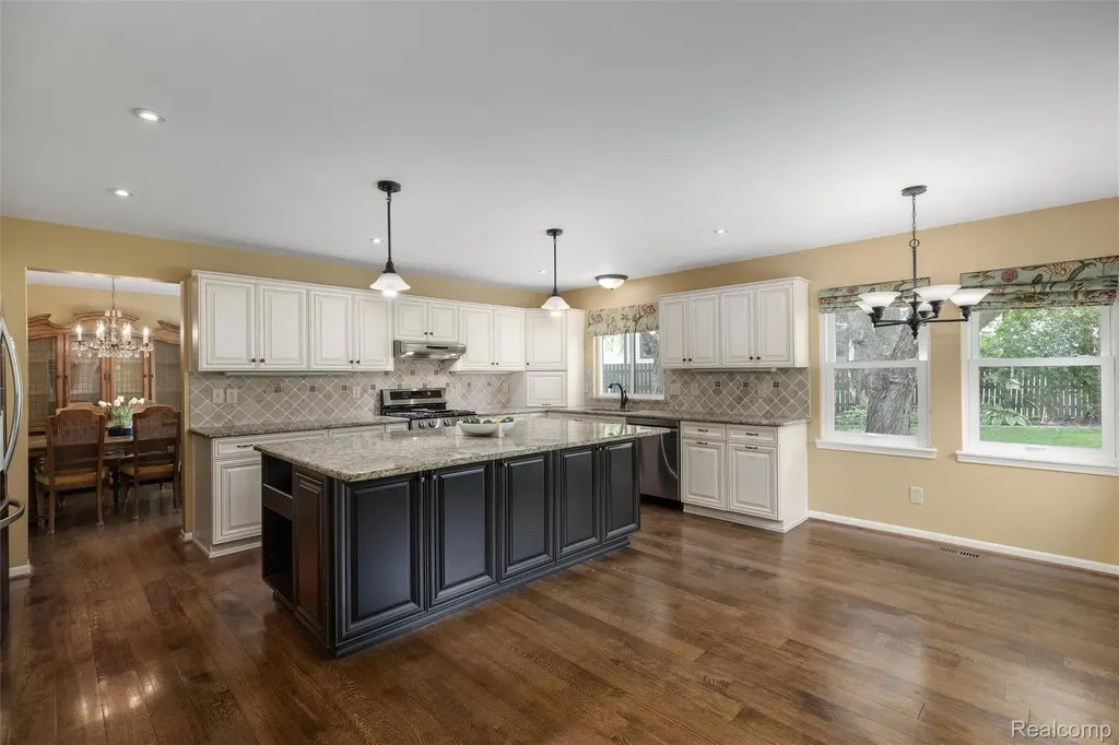 2937 Waterloo Drive Troy City MI 48084