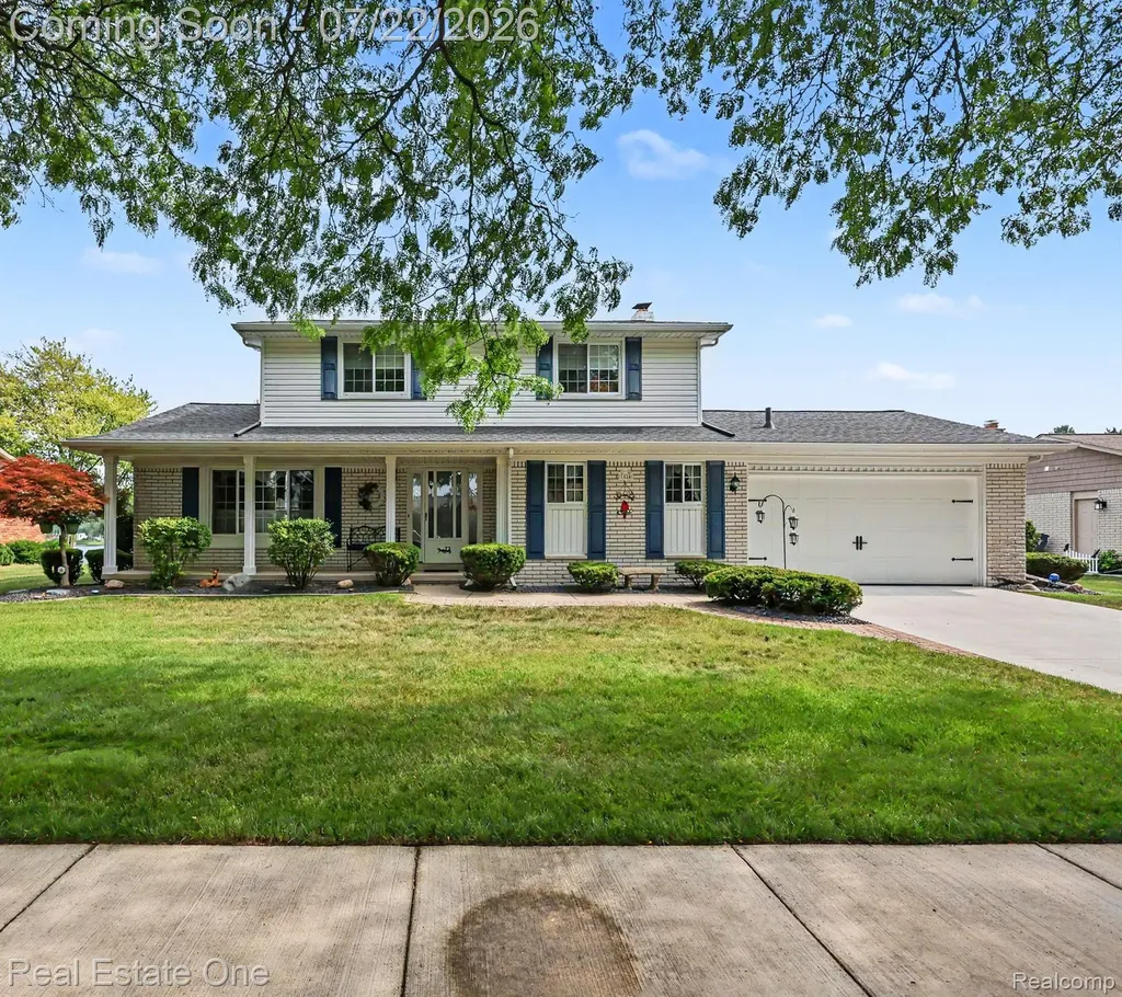 1524 3 Lakes Drive Troy City MI 48085