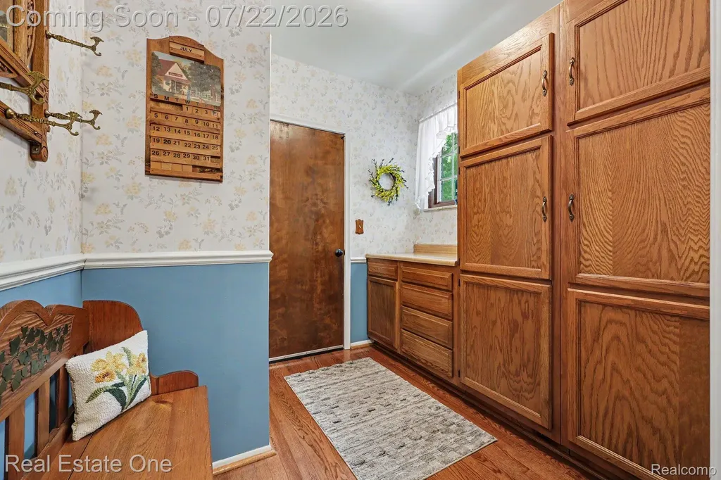 1524 3 Lakes Drive Troy City MI 48085