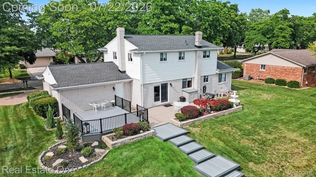 1524 3 Lakes Drive Troy City MI 48085
