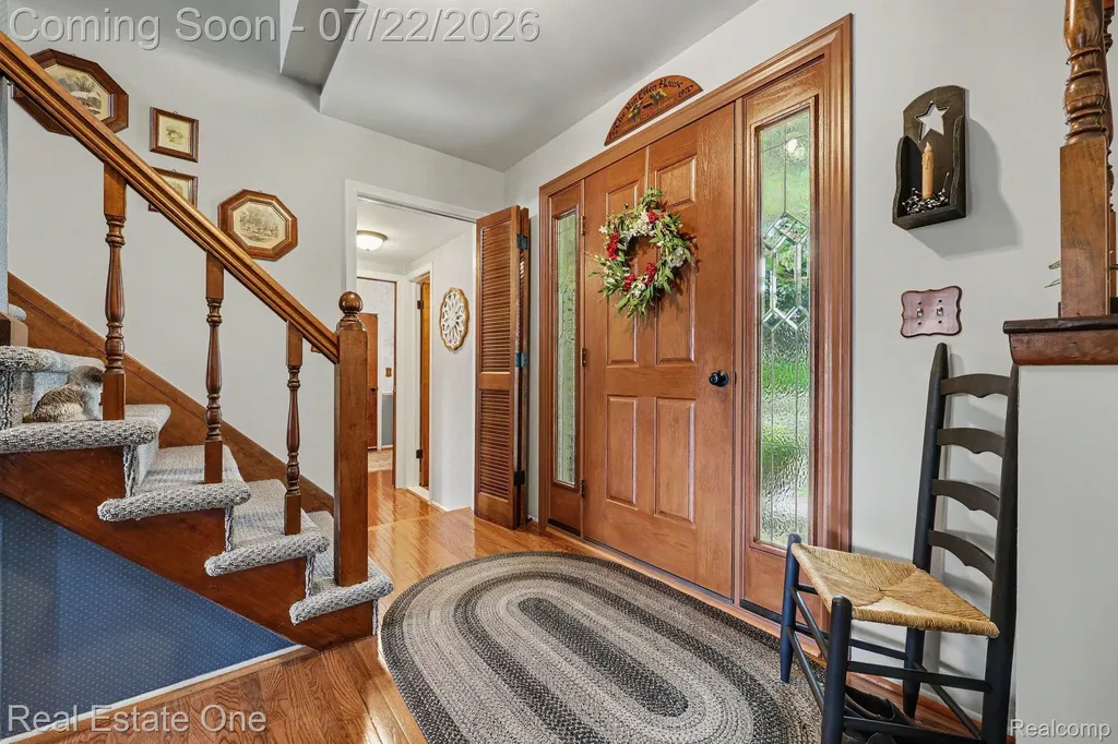 1524 3 Lakes Drive Troy City MI 48085