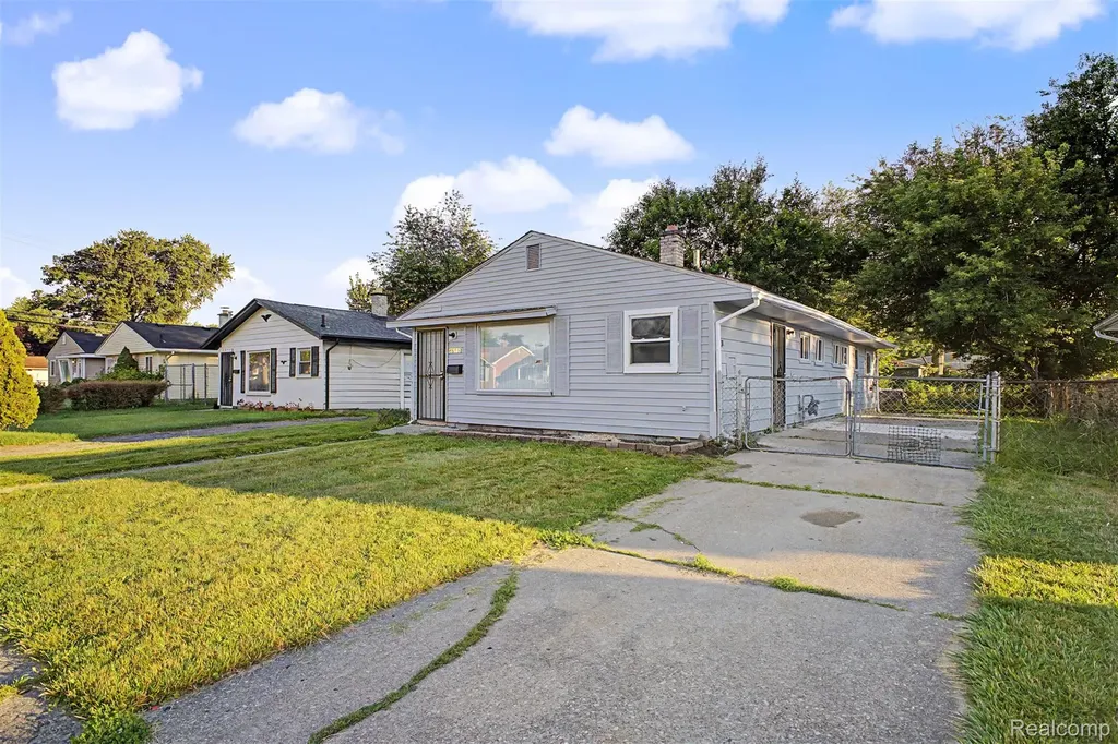 26718 Penn Street Inkster City MI 48141