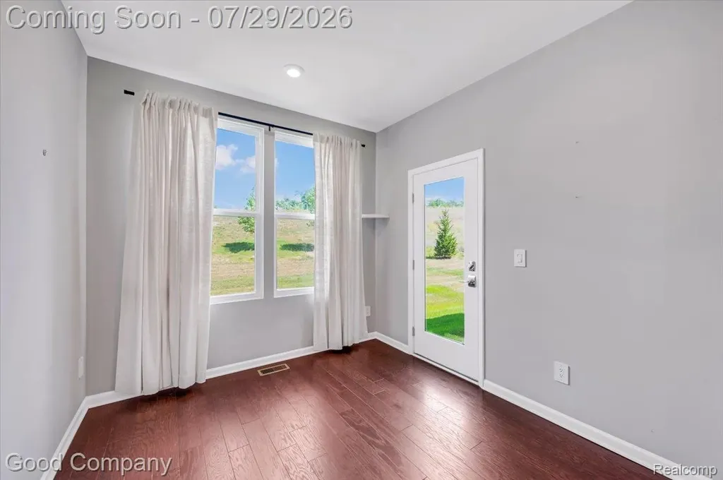 4685 Broomfield Way Lake Orion Village MI 48359