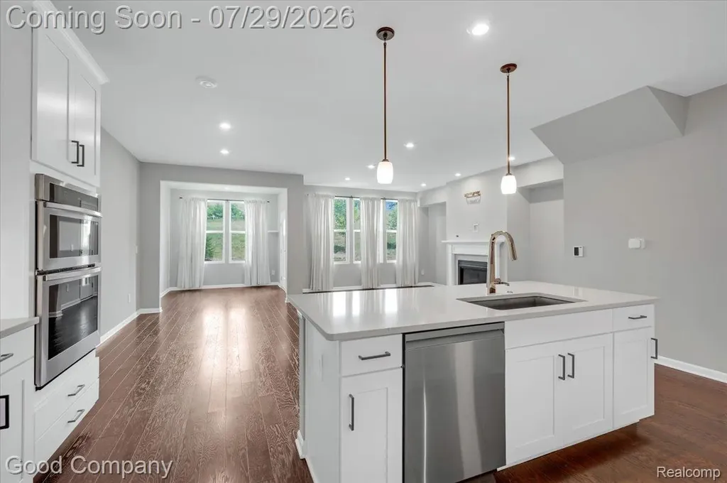 4685 Broomfield Way Lake Orion Village MI 48359