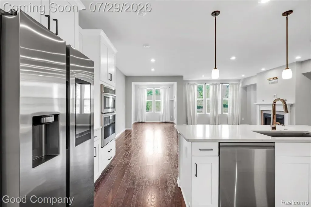 4685 Broomfield Way Lake Orion Village MI 48359