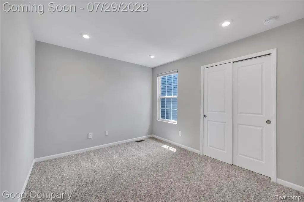 4685 Broomfield Way Lake Orion Village MI 48359