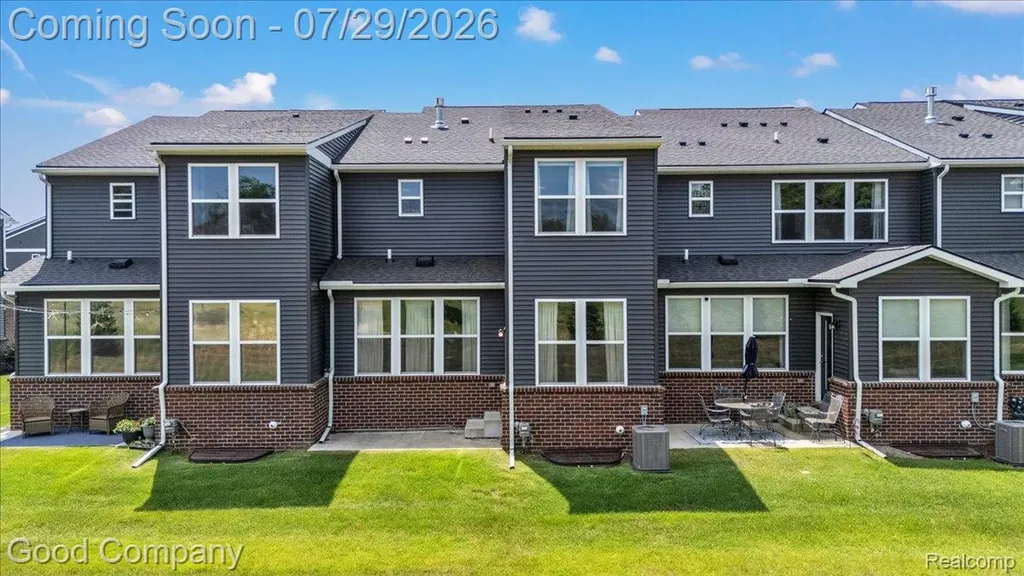 4685 Broomfield Way Lake Orion Village MI 48359