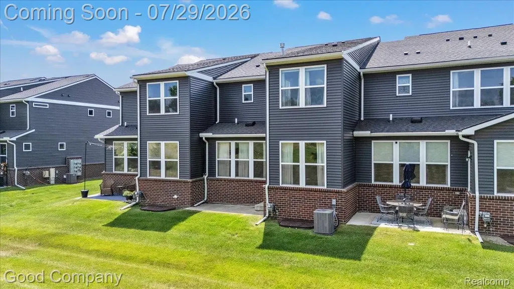 4685 Broomfield Way Lake Orion Village MI 48359