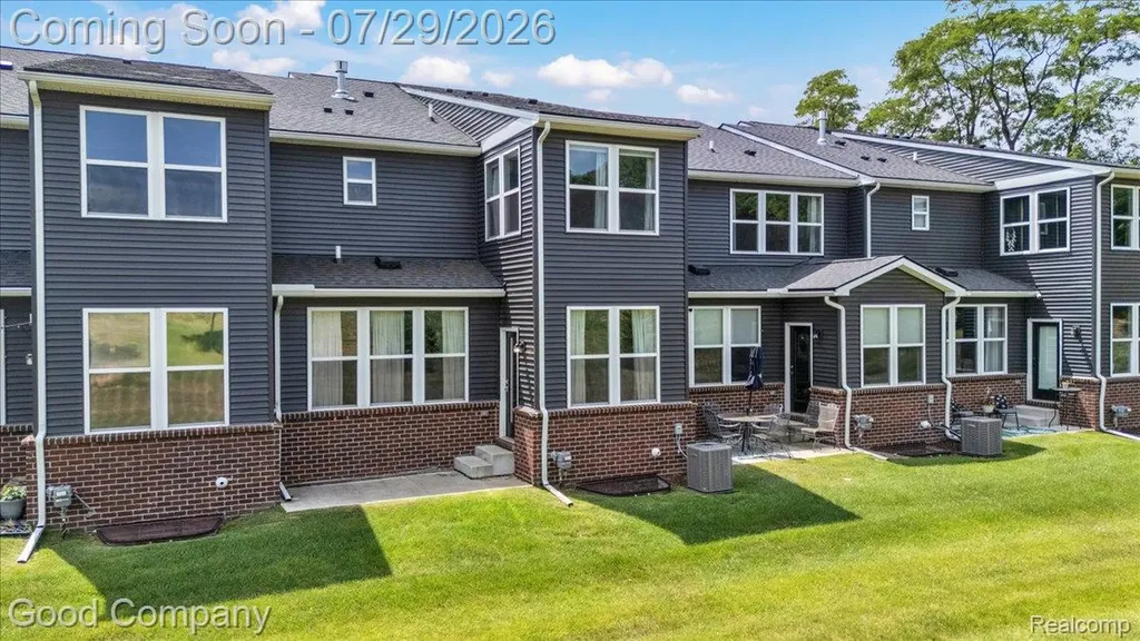 4685 Broomfield Way Lake Orion Village MI 48359