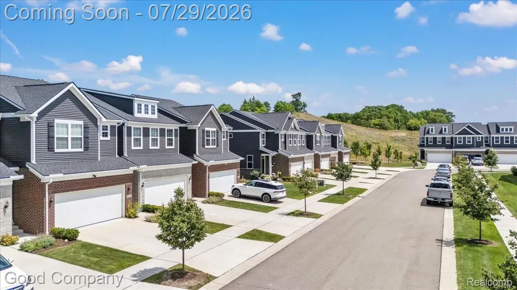 4685 Broomfield Way Lake Orion Village MI 48359